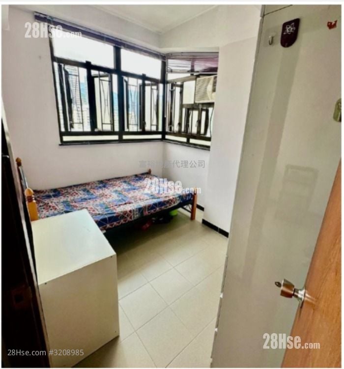 Dao Shing Building Sell 2 Bedrooms , 1 Bathroom