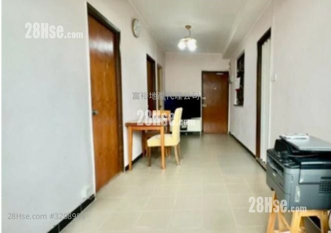 Dao Shing Building Sell 2 Bedrooms , 1 Bathroom
