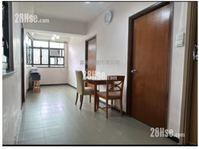 Dao Shing Building Sell 2 Bedrooms , 1 Bathroom