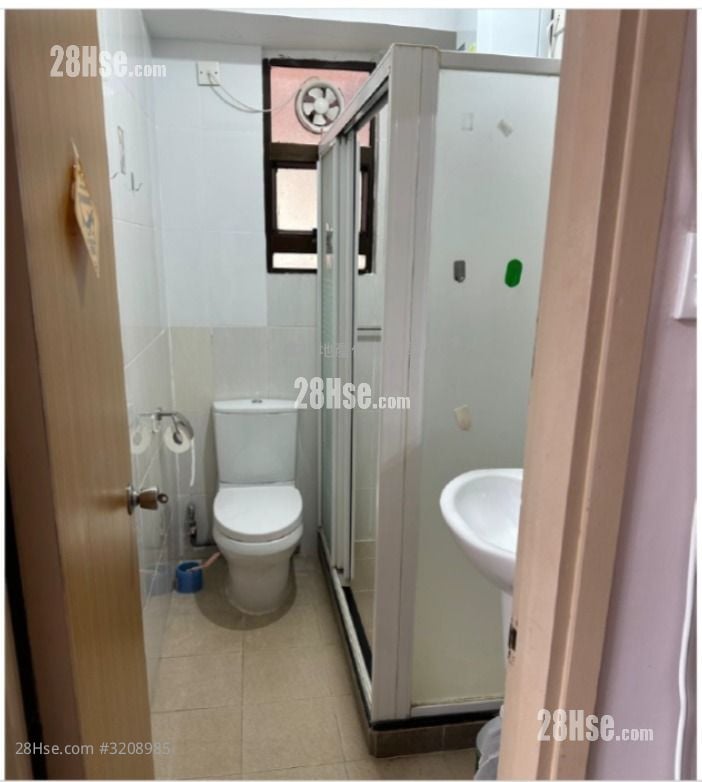 Dao Shing Building Sell 2 Bedrooms , 1 Bathroom
