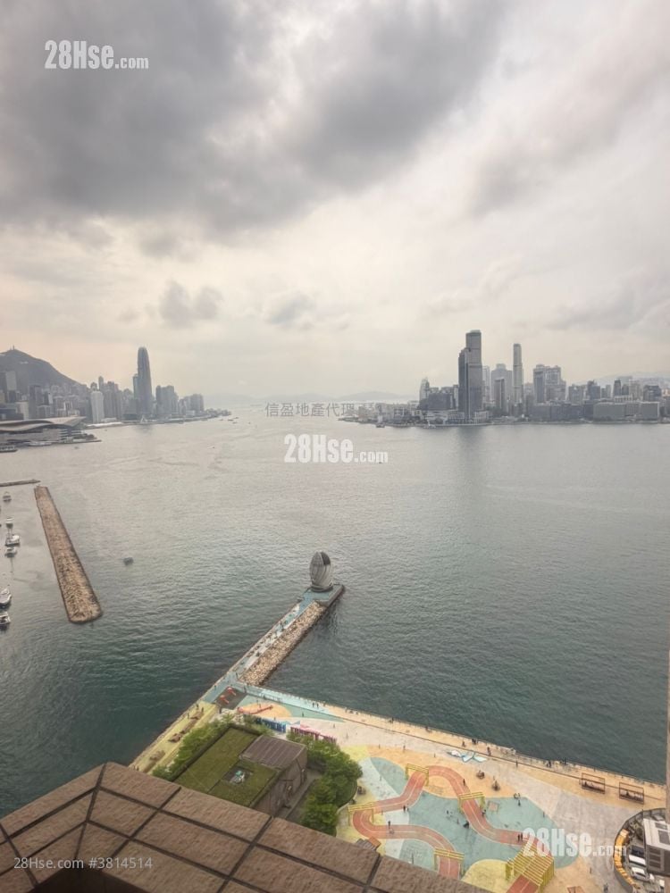 Victoria Centre Rental 2 Bedrooms , 1 Bathroom 572 ft²