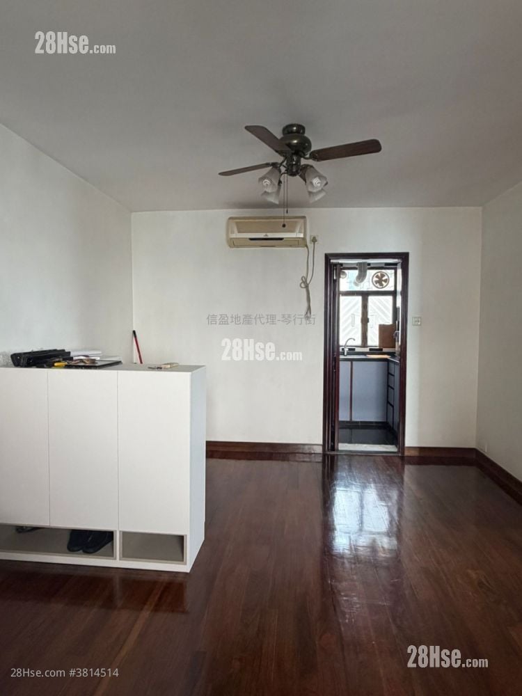 Victoria Centre Rental 2 Bedrooms , 1 Bathroom 572 ft²