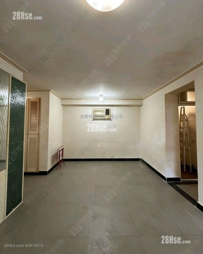 Riviera Gardens Sell 3 Bedrooms 700 ft²