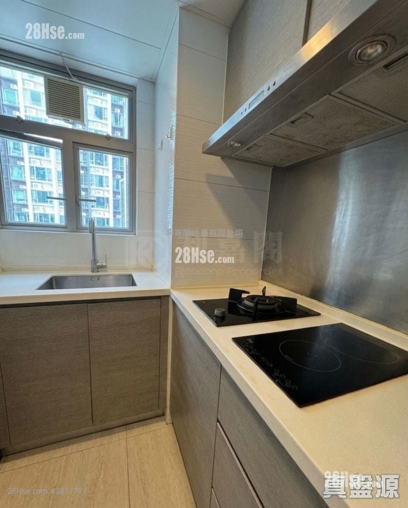 世宙 售盘 3 房 , 2 浴室 643 平方尺