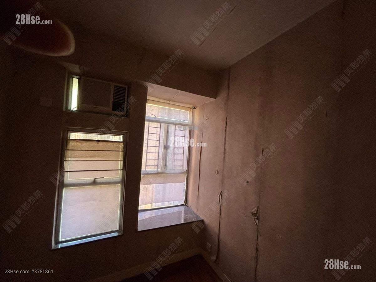 Sceneway Garden Sell 3 Bedrooms 614 ft²