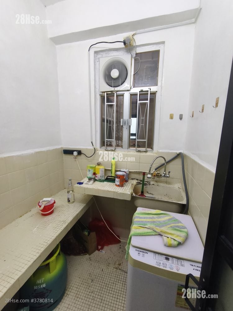 Wing Ming Building Rental 2 Bedrooms , 1 Bathroom 392 ft²