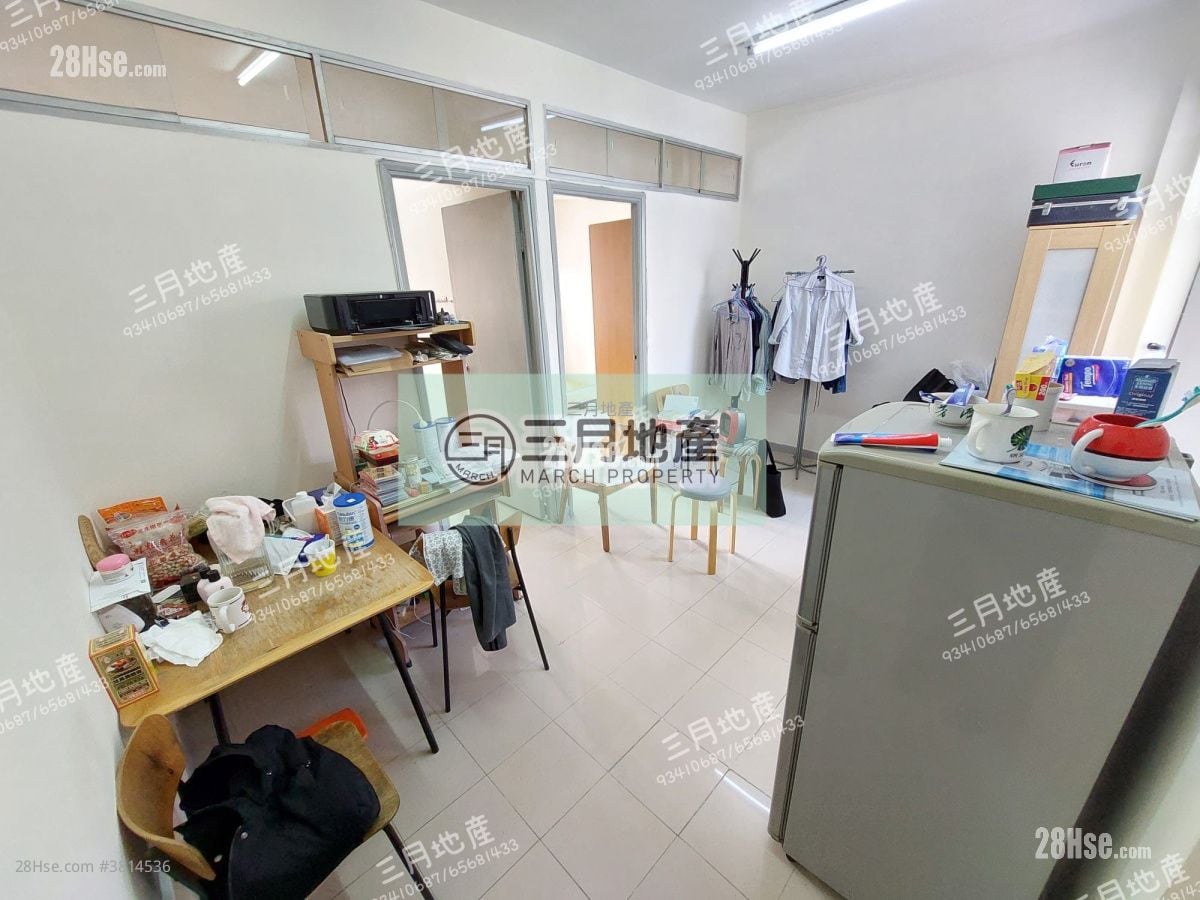 唐楼 租盘 2 房 , 1 浴室 397 平方尺