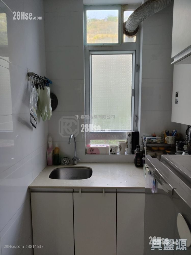 Laichikok Bay Garden Sell 2 Bedrooms , 1 Bathroom 426 ft²