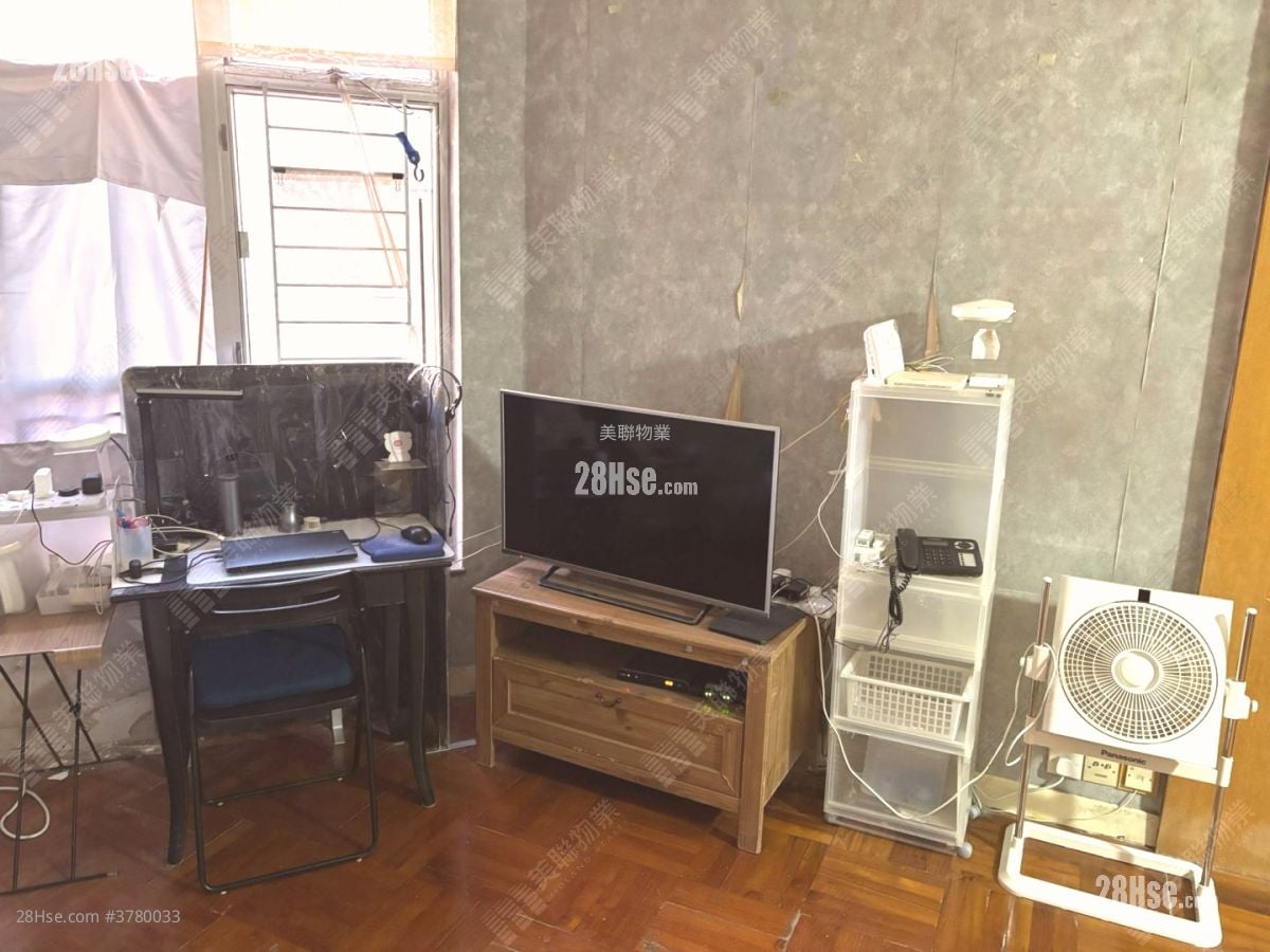 Sceneway Garden Sell 3 Bedrooms , 1 Bathroom 614 ft²