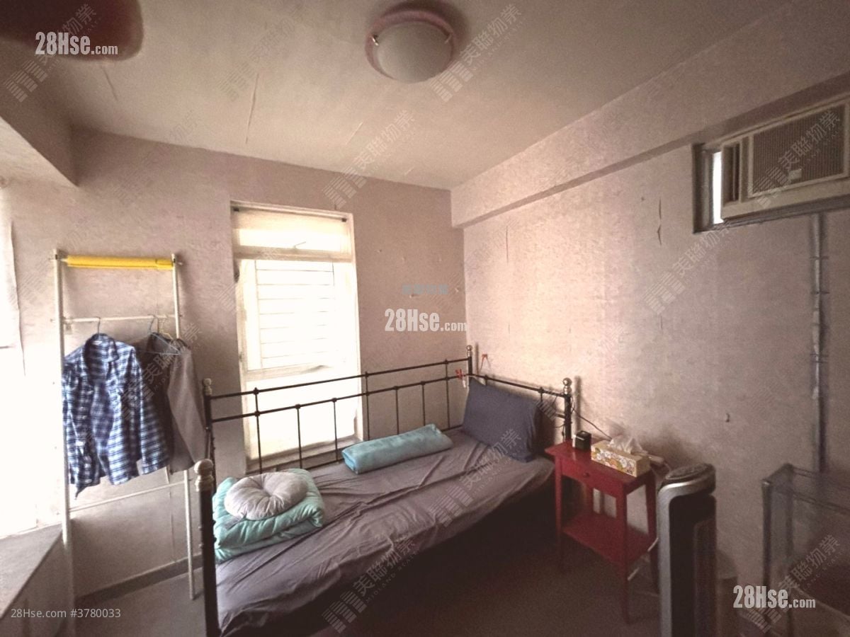 Sceneway Garden Sell 3 Bedrooms , 1 Bathroom 614 ft²