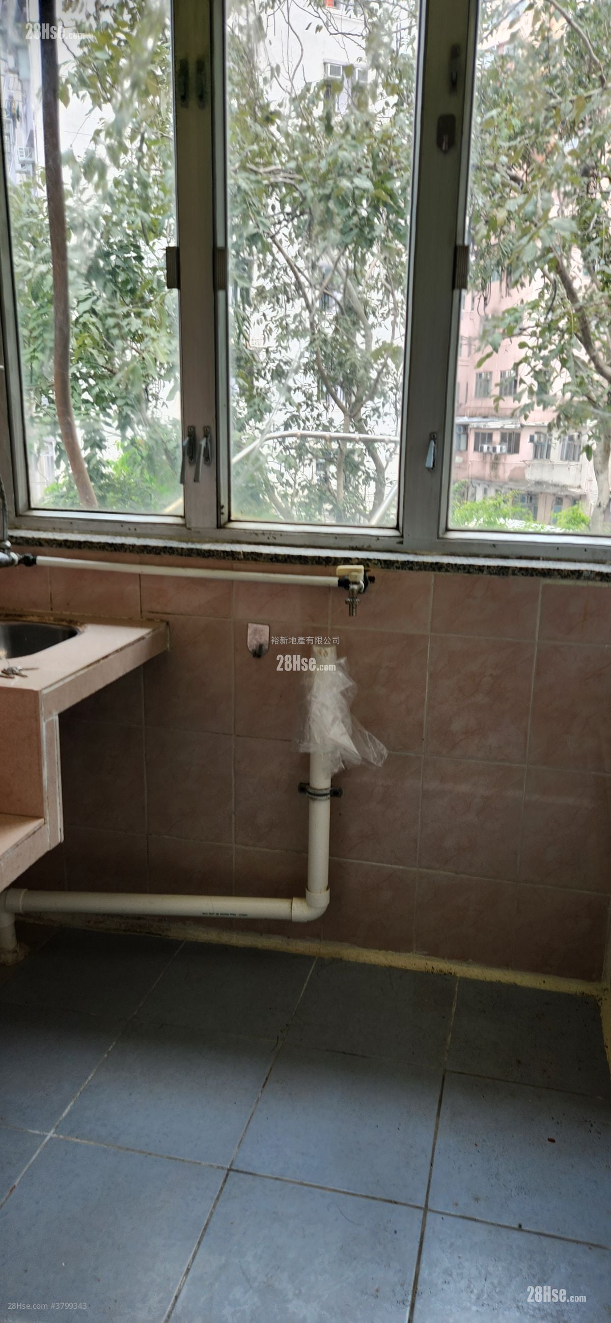 Lee Wo Building Rental 1 Bathroom 135 ft²