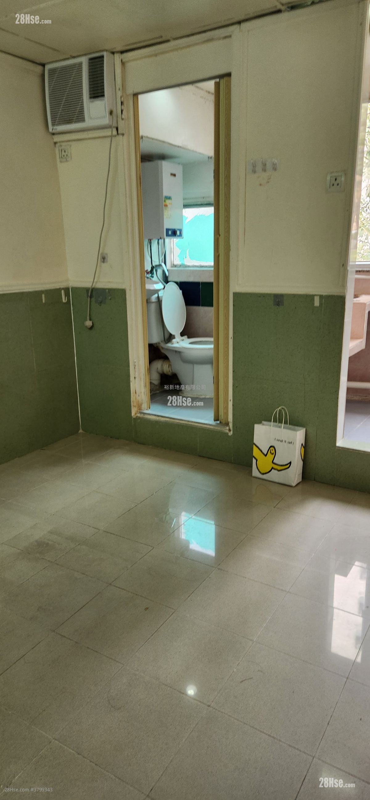 Lee Wo Building Rental 1 Bathroom 135 ft²