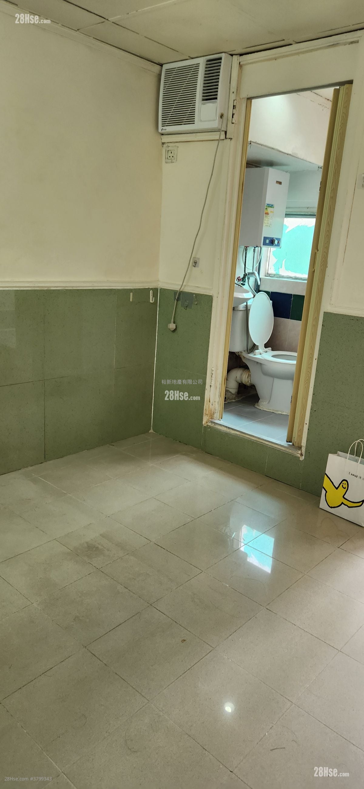 Lee Wo Building Rental 1 Bathroom 135 ft²