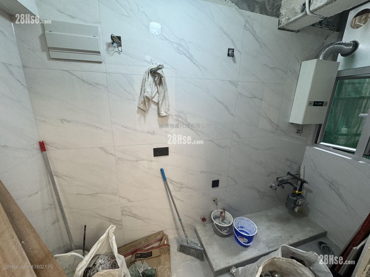 Carson Mansion Rental 3 Bedrooms , 1 Bathroom 459 ft²