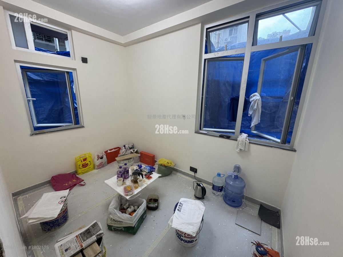 Carson Mansion Rental 3 Bedrooms , 1 Bathroom 459 ft²