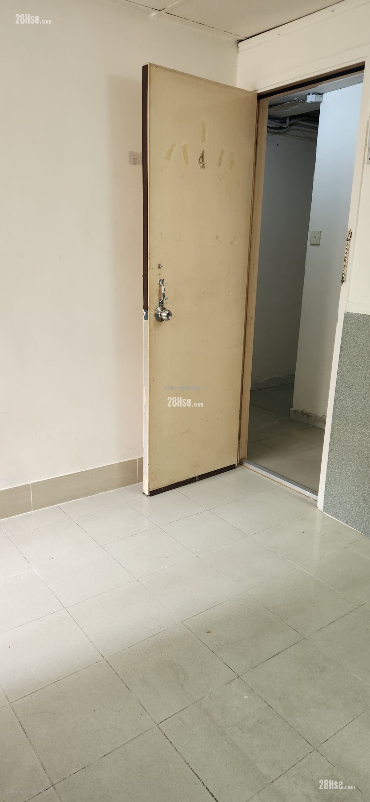 Lee Wo Building Rental 1 Bathroom 135 ft²
