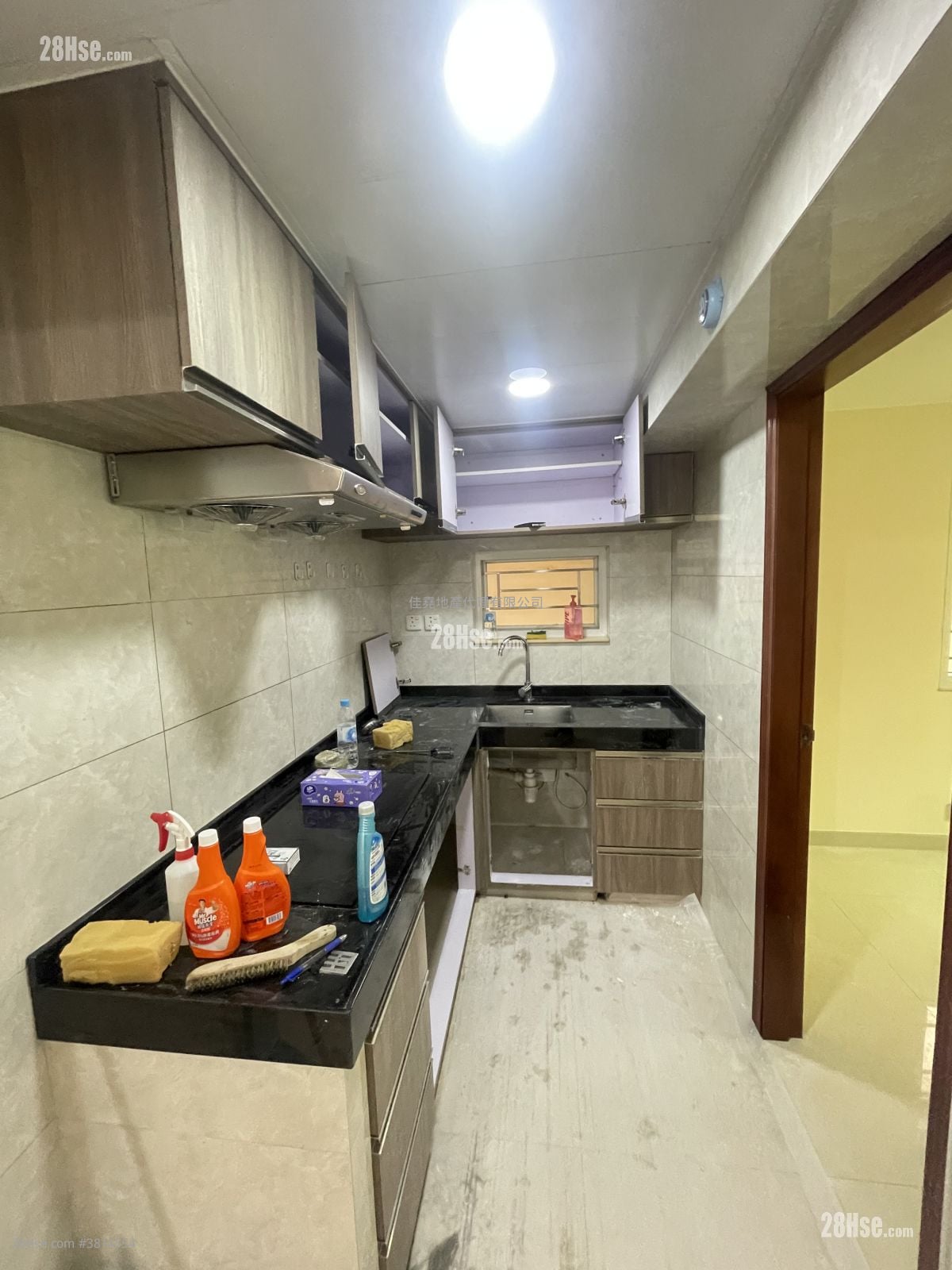 村屋 租盘 3 房 , 1 浴室 630 平方尺