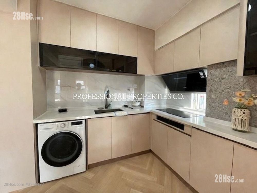 Sands Building Sell 2 Bedrooms , 1 Bathroom 410 ft²