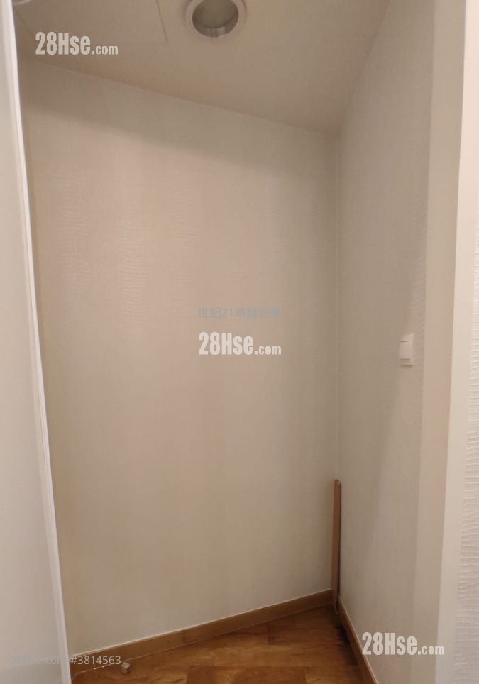 Grand Austin Sell 2 Bedrooms , 2 Bathrooms 595 ft²