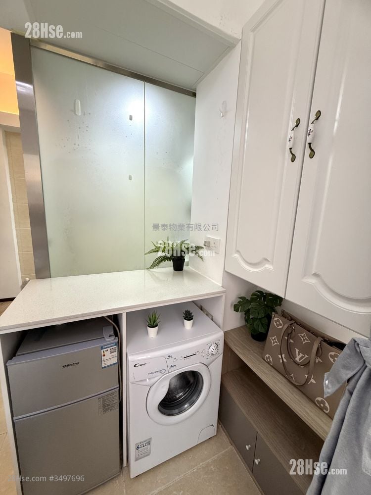 Pak Ling Building Rental 120 ft²