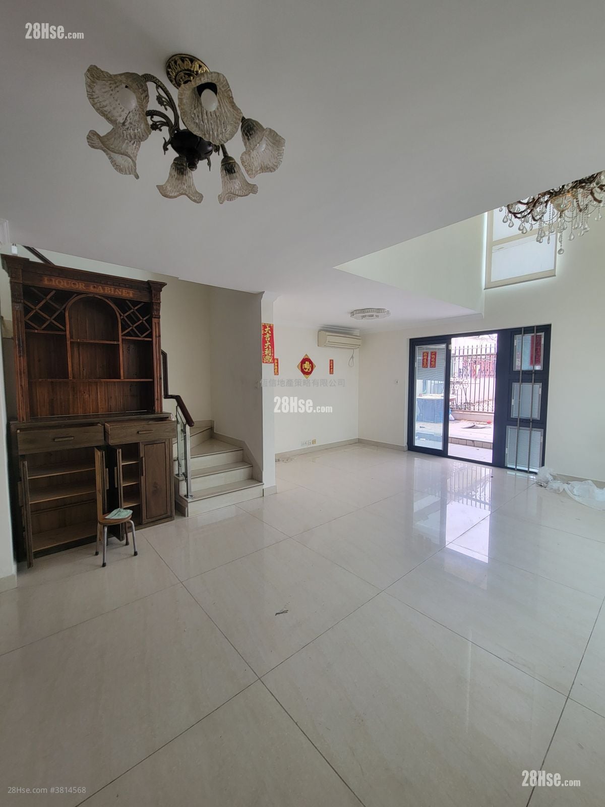 Village Rental 4 Bedrooms , 3 Bathrooms 2,100 ft²