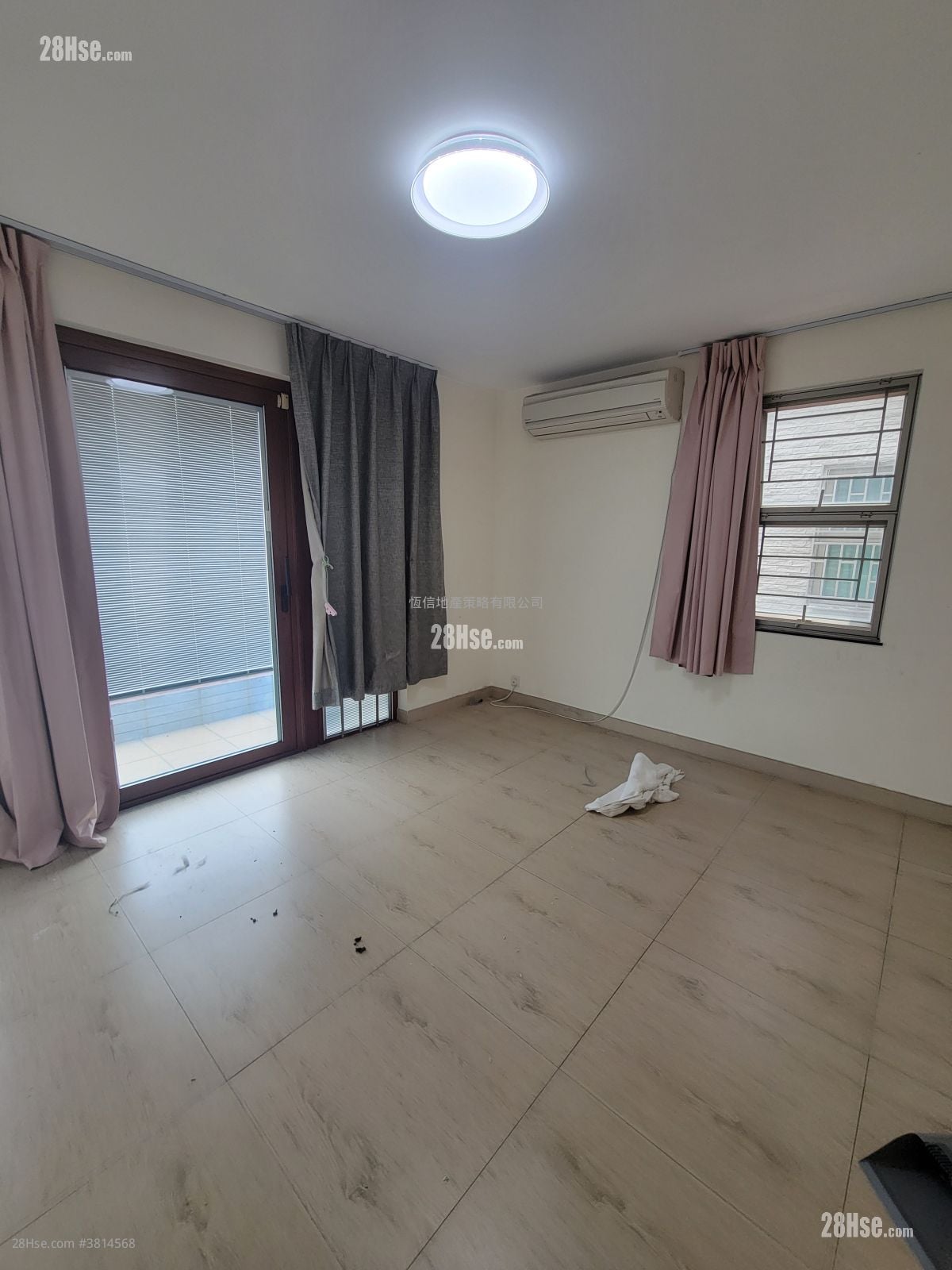 Village Rental 4 Bedrooms , 3 Bathrooms 2,100 ft²