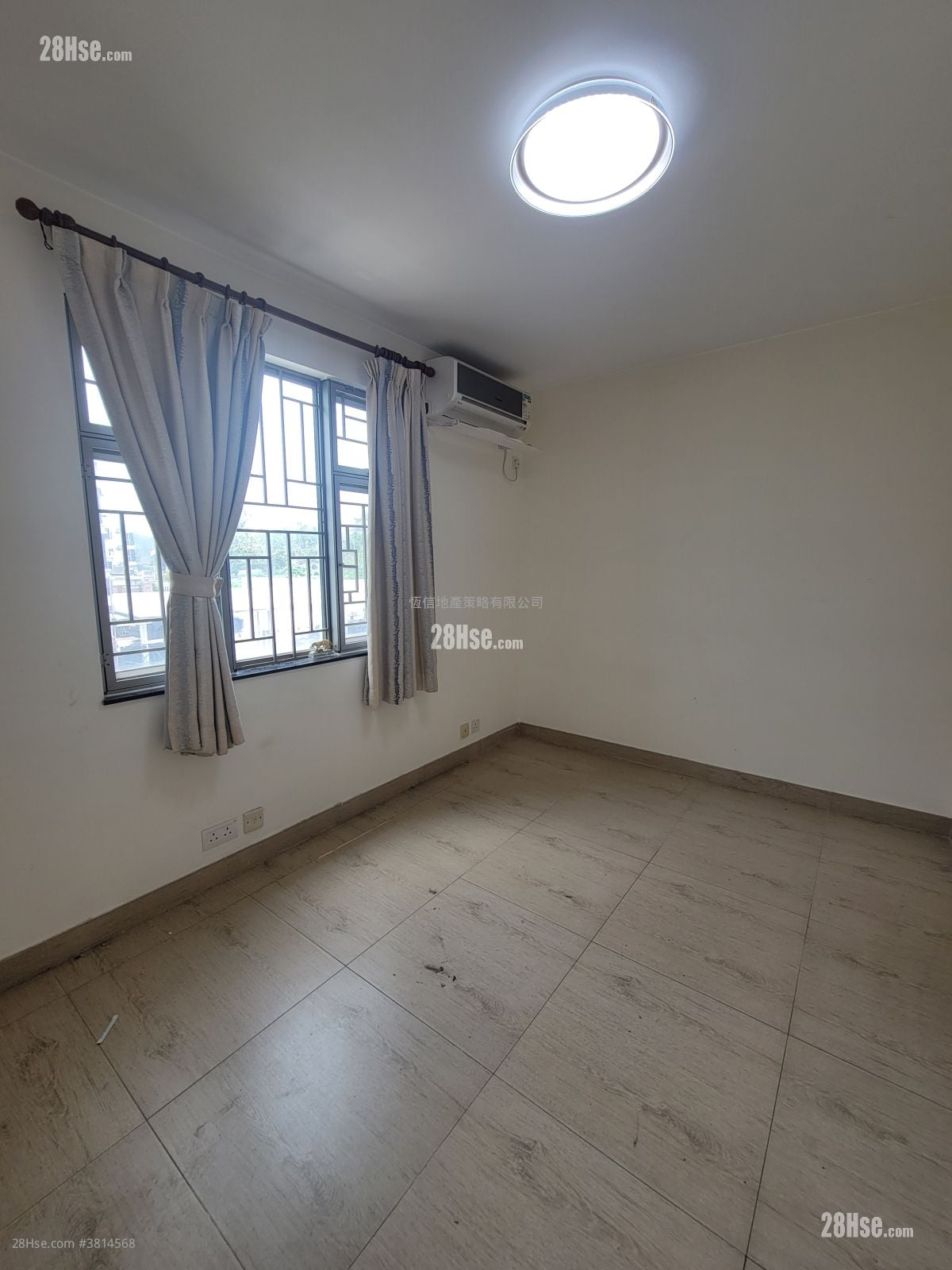 Village Rental 4 Bedrooms , 3 Bathrooms 2,100 ft²