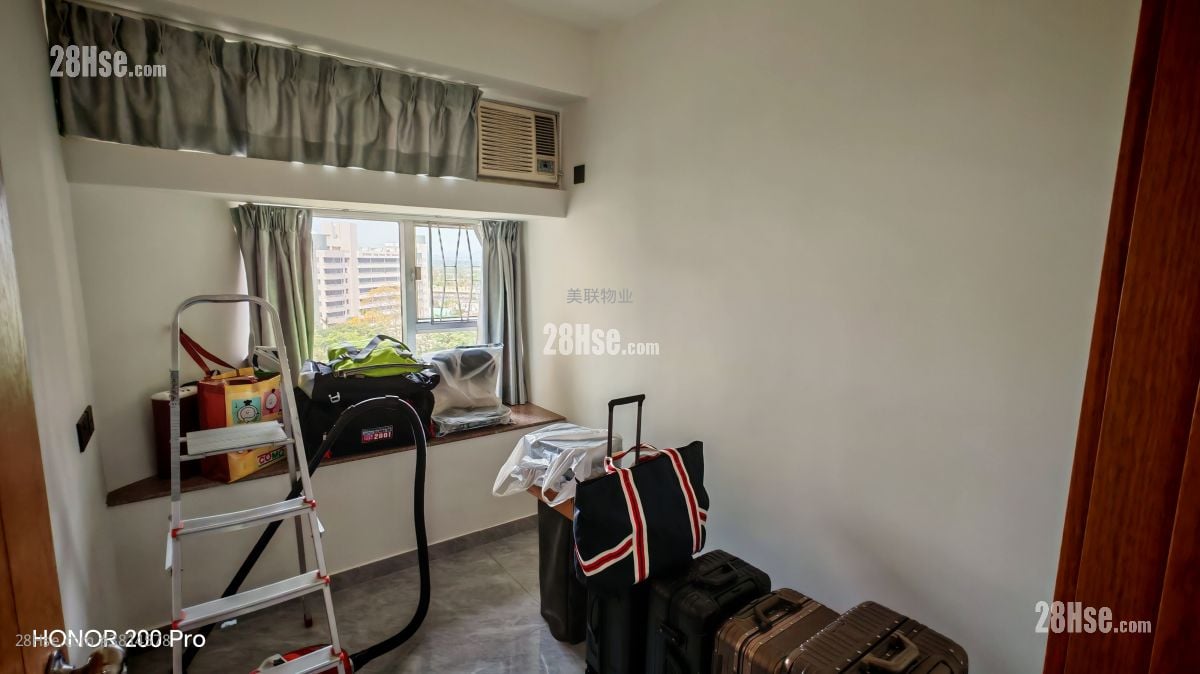 Kingswood Villas Sell 3 Bedrooms , 1 Bathroom 544 ft²