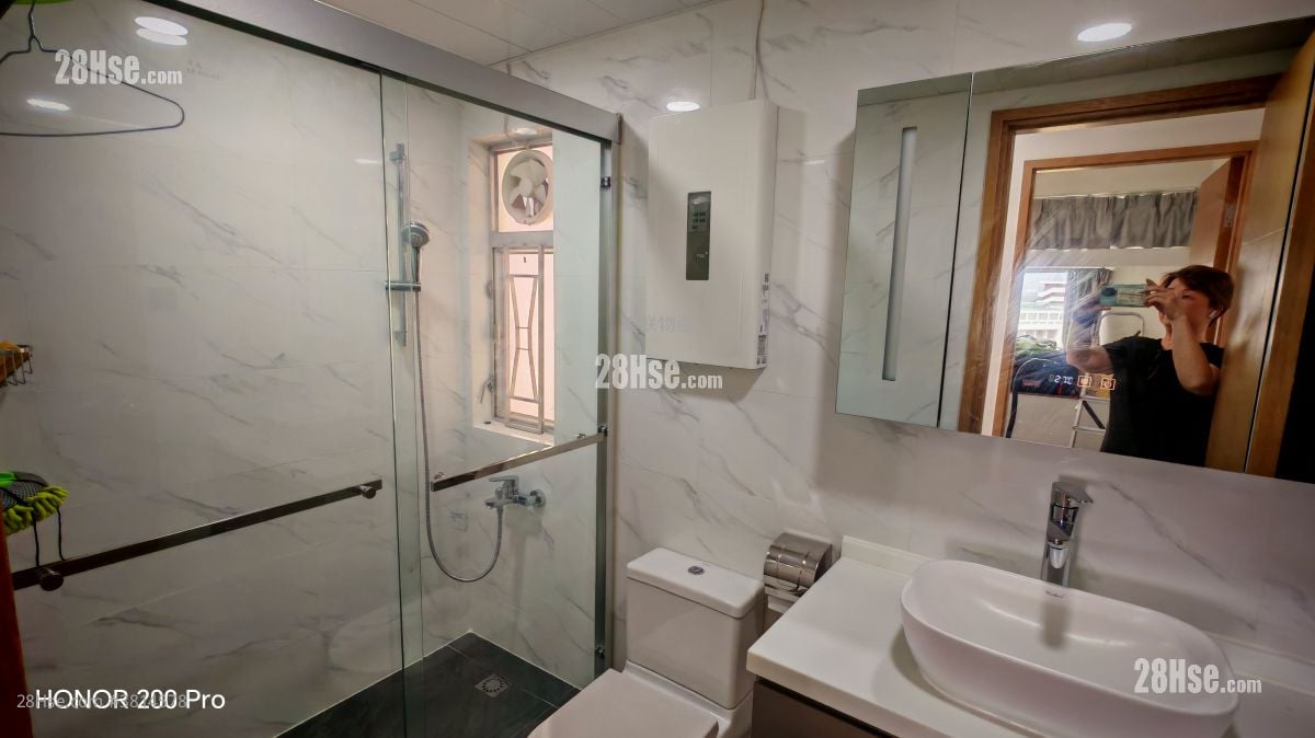 Kingswood Villas Sell 3 Bedrooms , 1 Bathroom 544 ft²