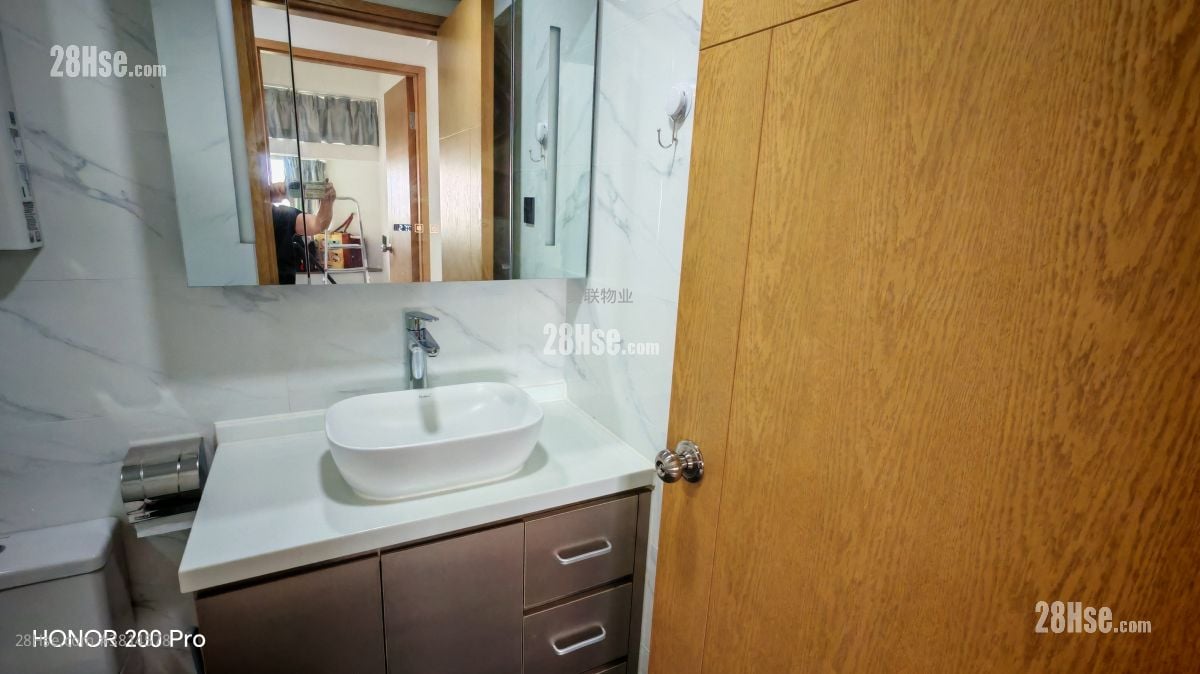 Kingswood Villas Sell 3 Bedrooms , 1 Bathroom 544 ft²