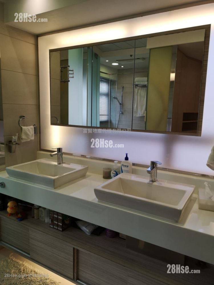 Golden Villa Sell 4 Bedrooms , 3 Bathrooms 2,110 ft²