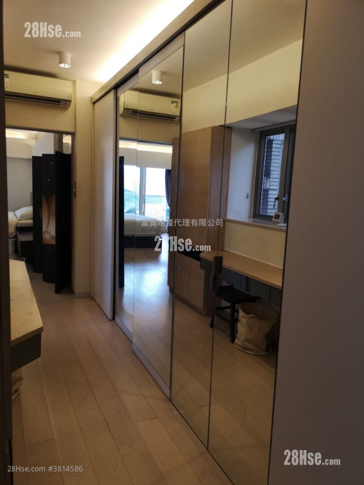 Golden Villa Sell 4 Bedrooms , 3 Bathrooms 2,110 ft²