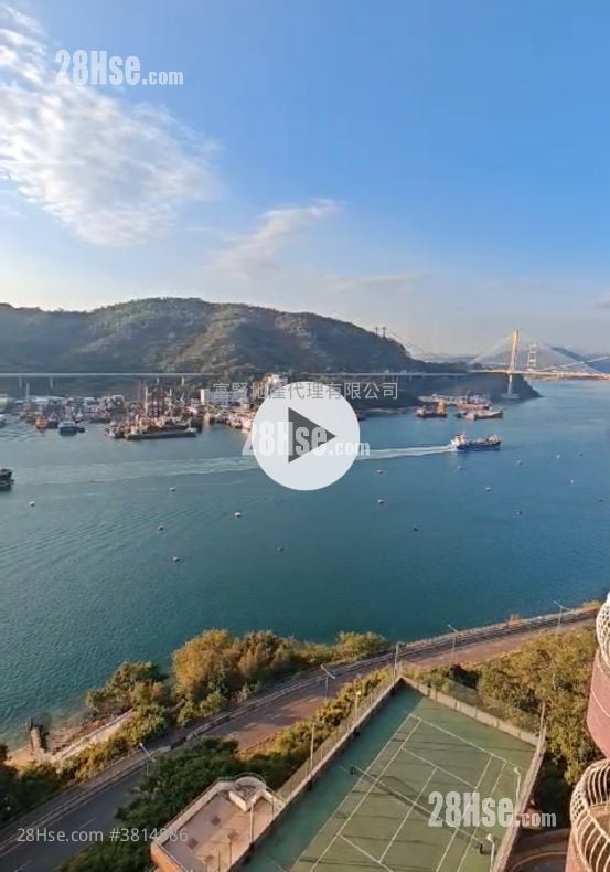 Golden Villa Sell 4 Bedrooms , 3 Bathrooms 2,110 ft²