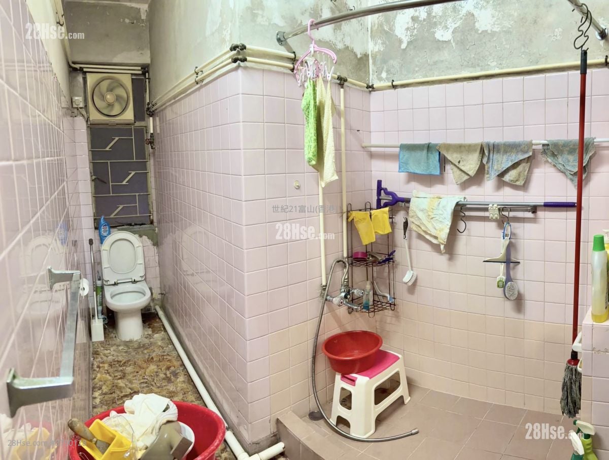 Evergreen Towers Sell 3 Bedrooms , 1 Bathroom 527 ft²