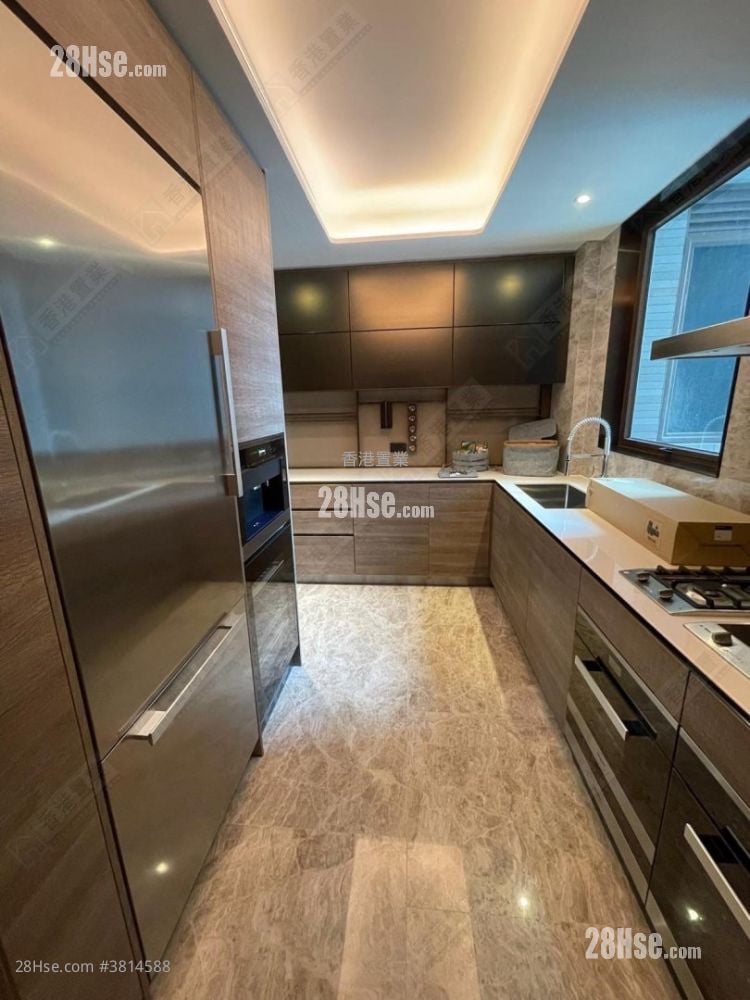 LP10 售盘 4 房 , 3 浴室 1,204 平方尺