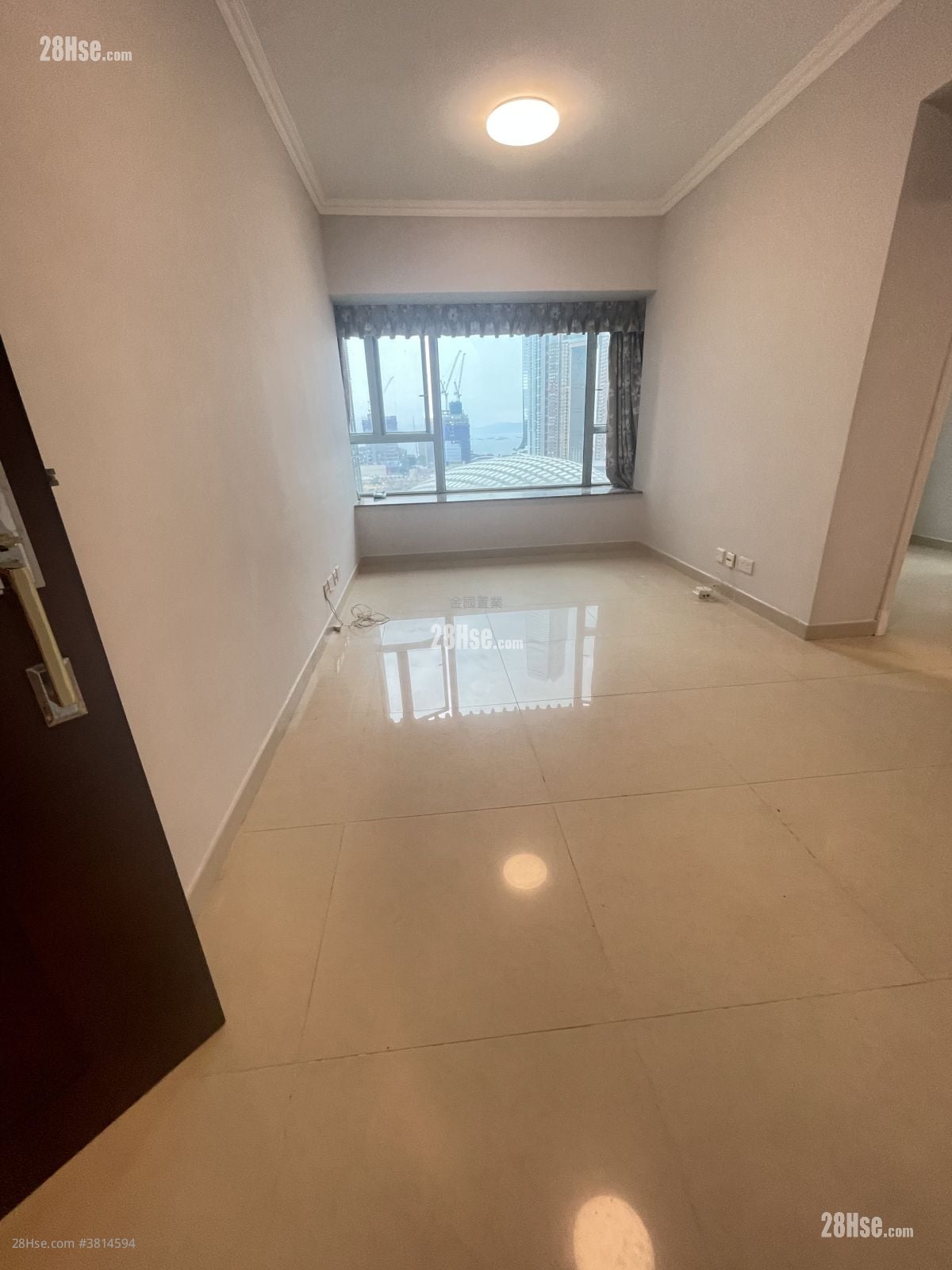 港景峰 租盘 487 平方尺