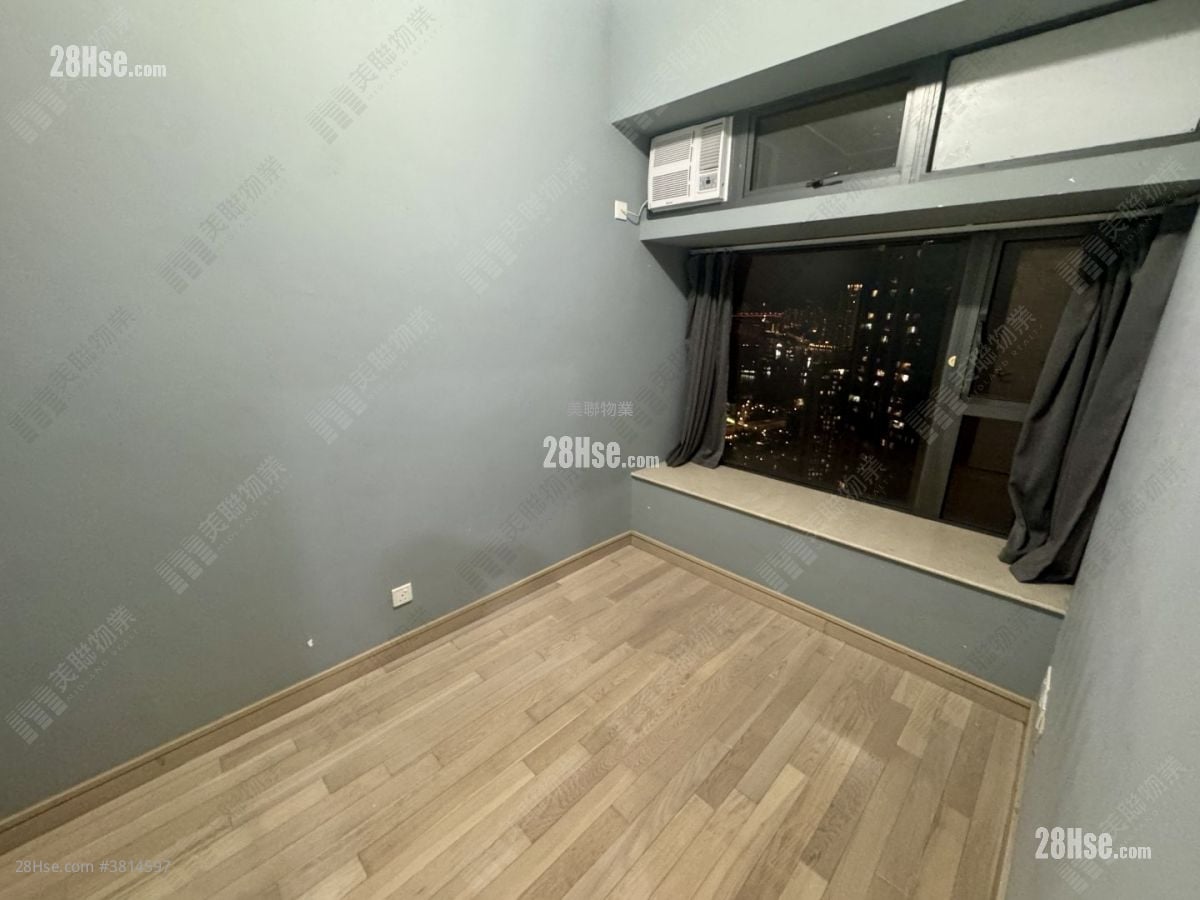 主人房: 立坊 租盘 1 房 , 1 浴室 305 平方尺