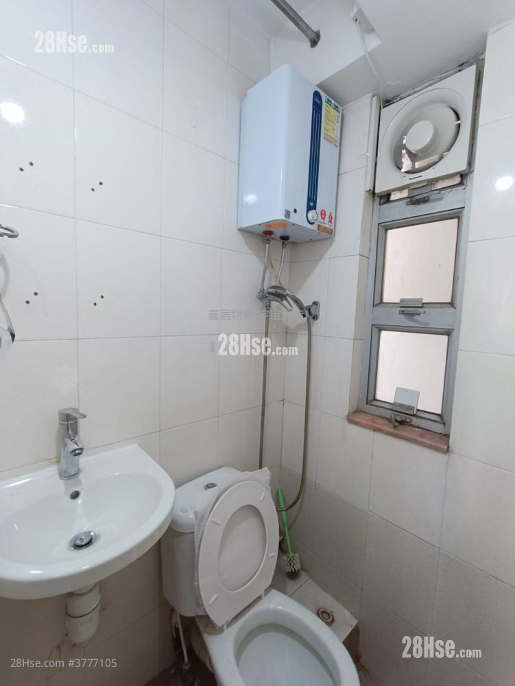 Hong Fai Building Sell 1 Bedroom , 1 Bathroom 249 ft²