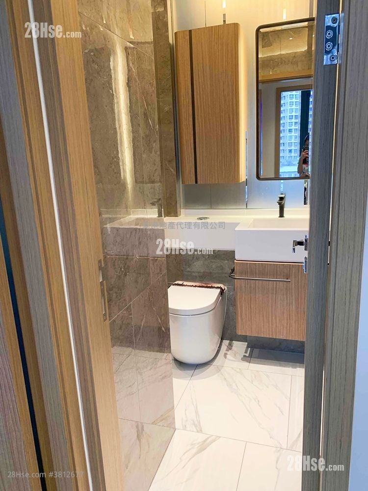 The Vantage Sell 2 Bedrooms , 1 Bathroom 381 ft²