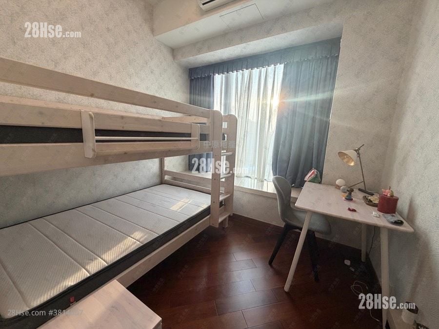 Ultima Sell 1,066 ft²