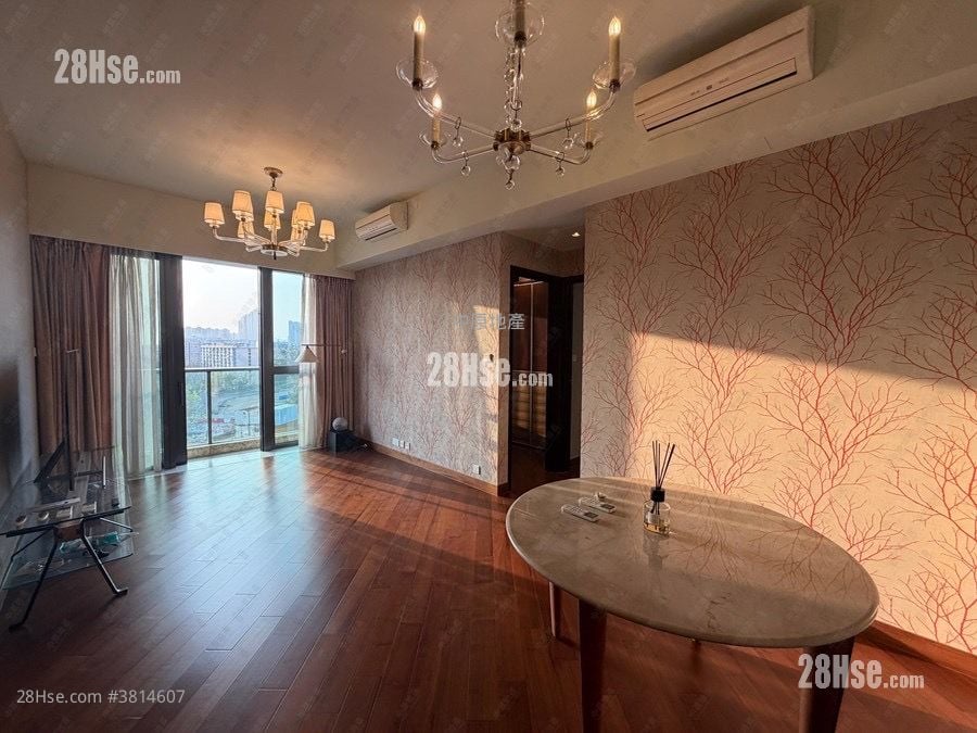 Ultima Sell 1,066 ft²