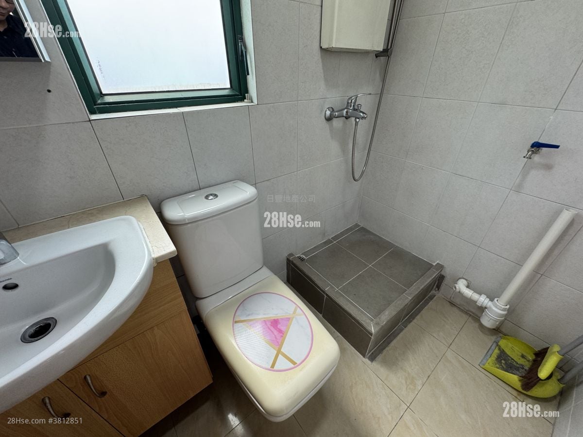 Milan Place Rental 2 Bedrooms , 1 Bathroom 315 ft²