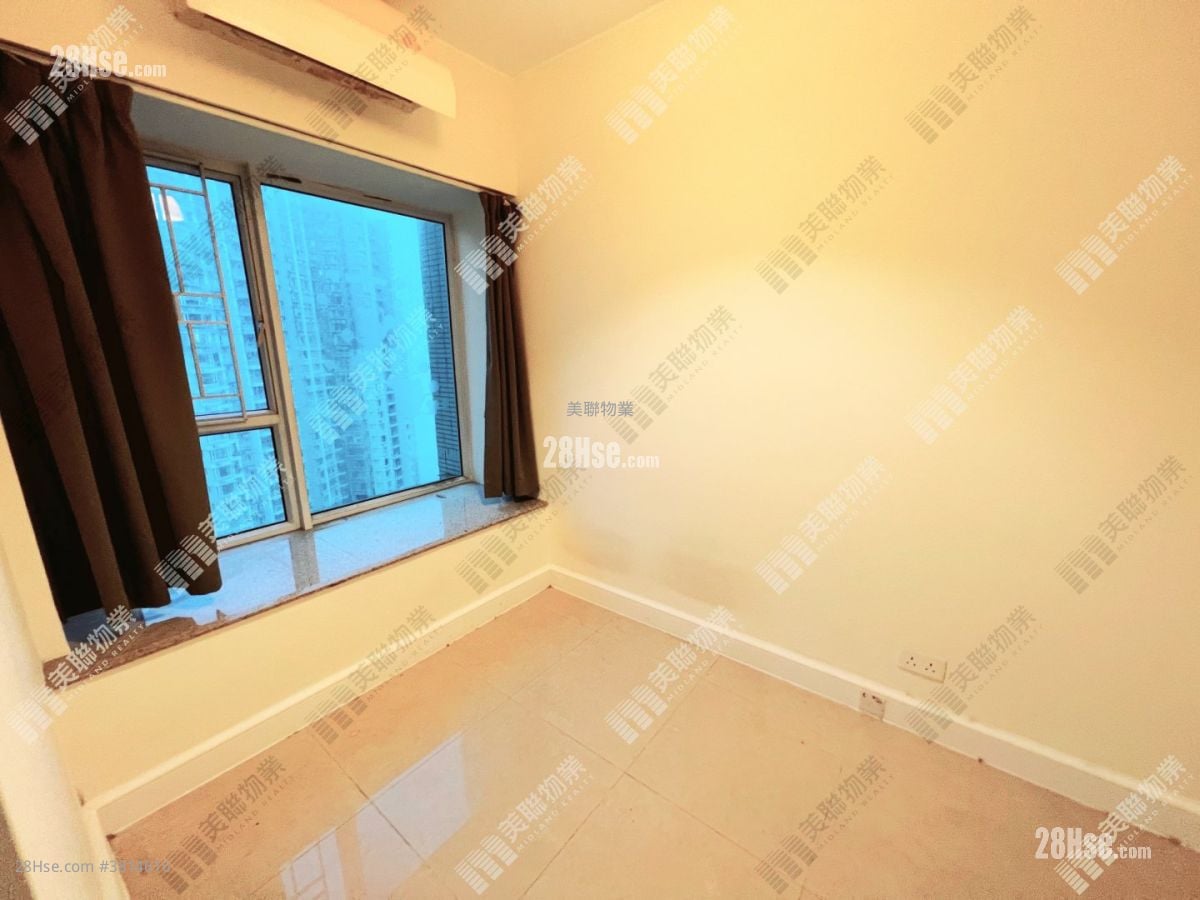 The Capitol Sell 3 Bedrooms , 2 Bathrooms 708 ft²