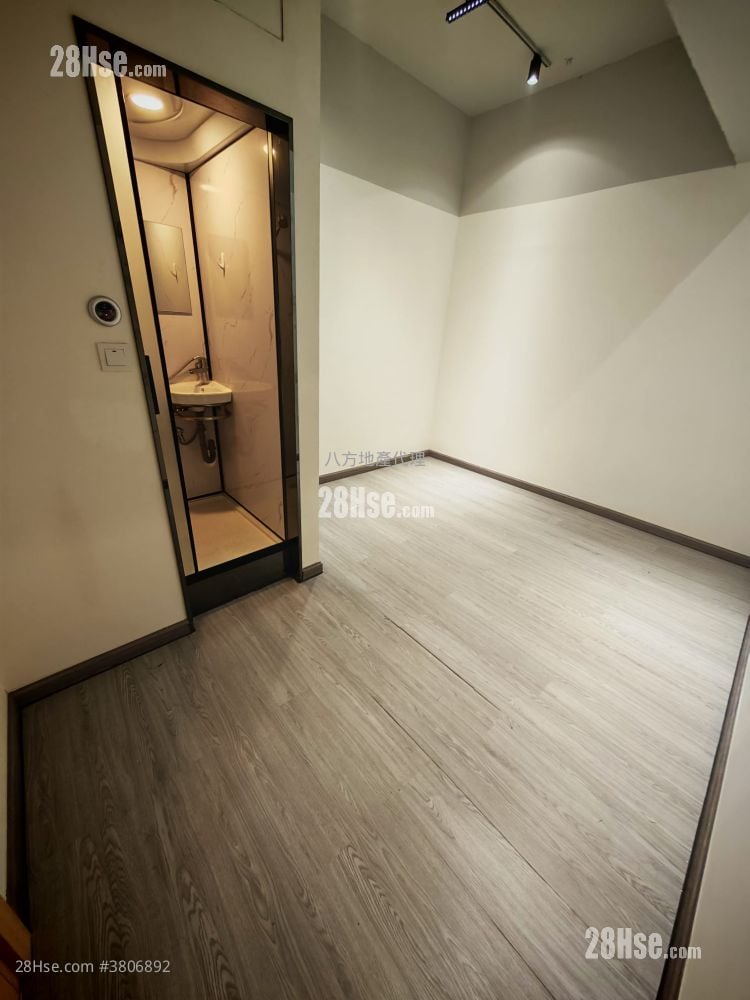 Kwun Tong Industrial Building Rental Studio , 1 Toilet