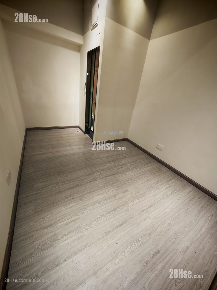 Kwun Tong Industrial Building Rental Studio , 1 Toilet