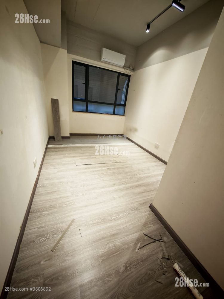Kwun Tong Industrial Building Rental Studio , 1 Toilet