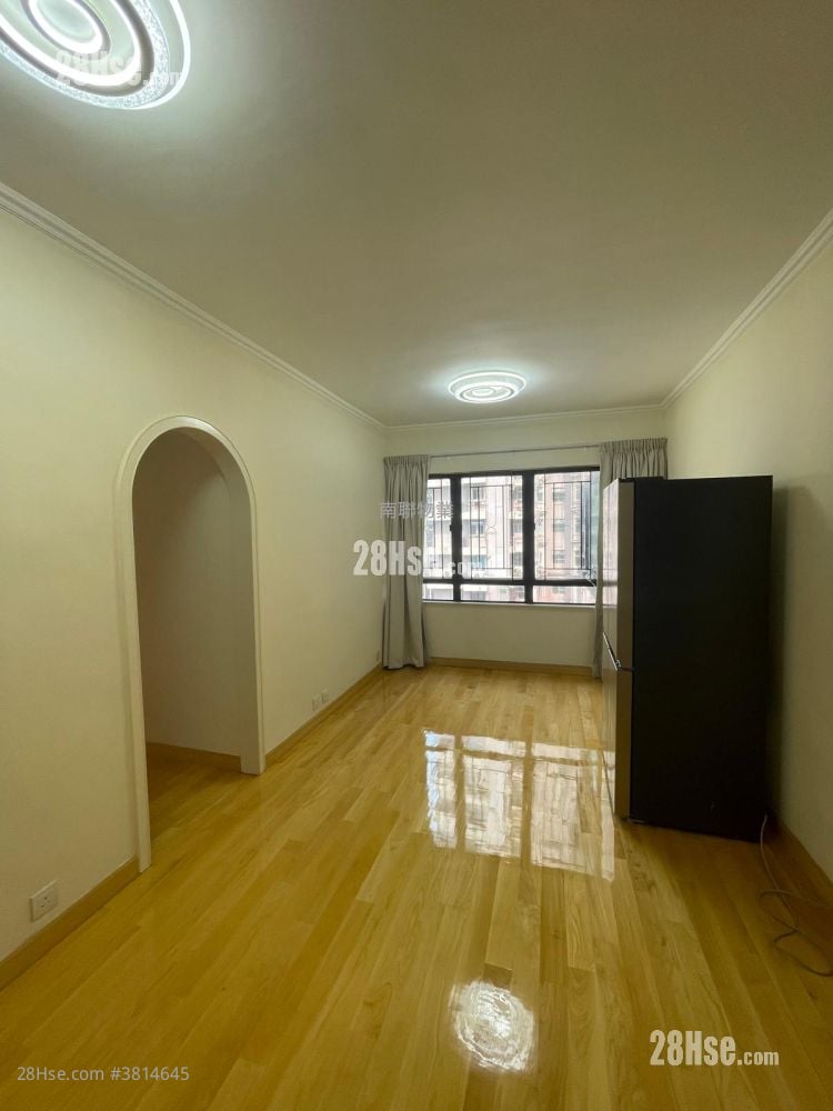 Roca Centre Rental 3 Bedrooms , 1 Bathroom 537 ft²