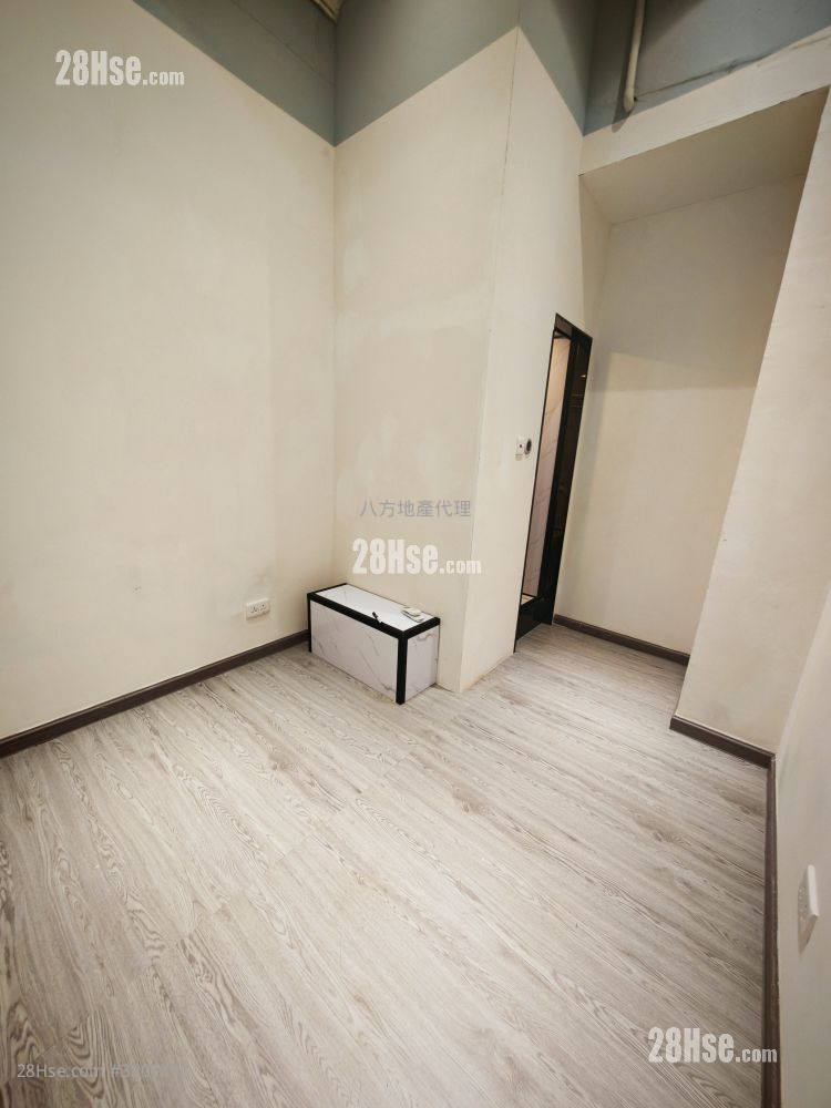 Kwun Tong Industrial Building Rental Studio , 1 Toilet