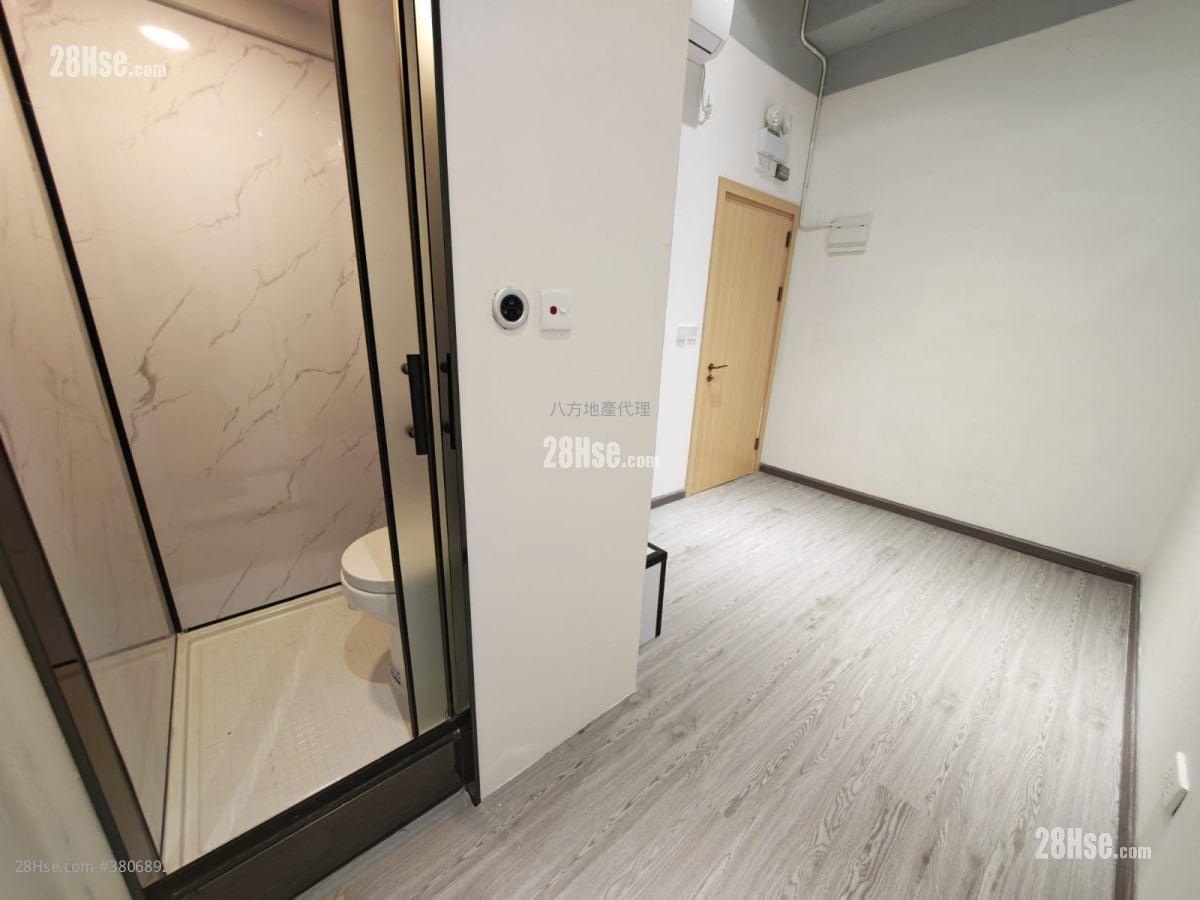 Kwun Tong Industrial Building Rental Studio , 1 Toilet