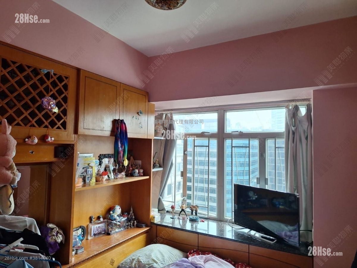 Kam Fung Garden Sell 2 Bedrooms 375 ft²